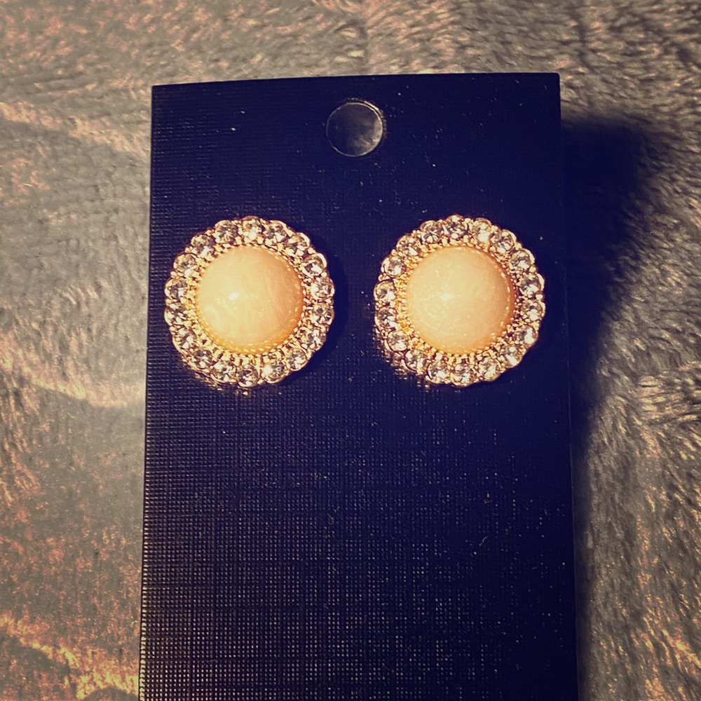 ✨NEW✨ Breathtaking Gold Earrings